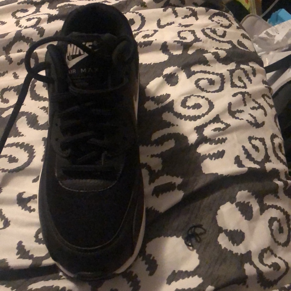 Air Max - Picture 2 of 8